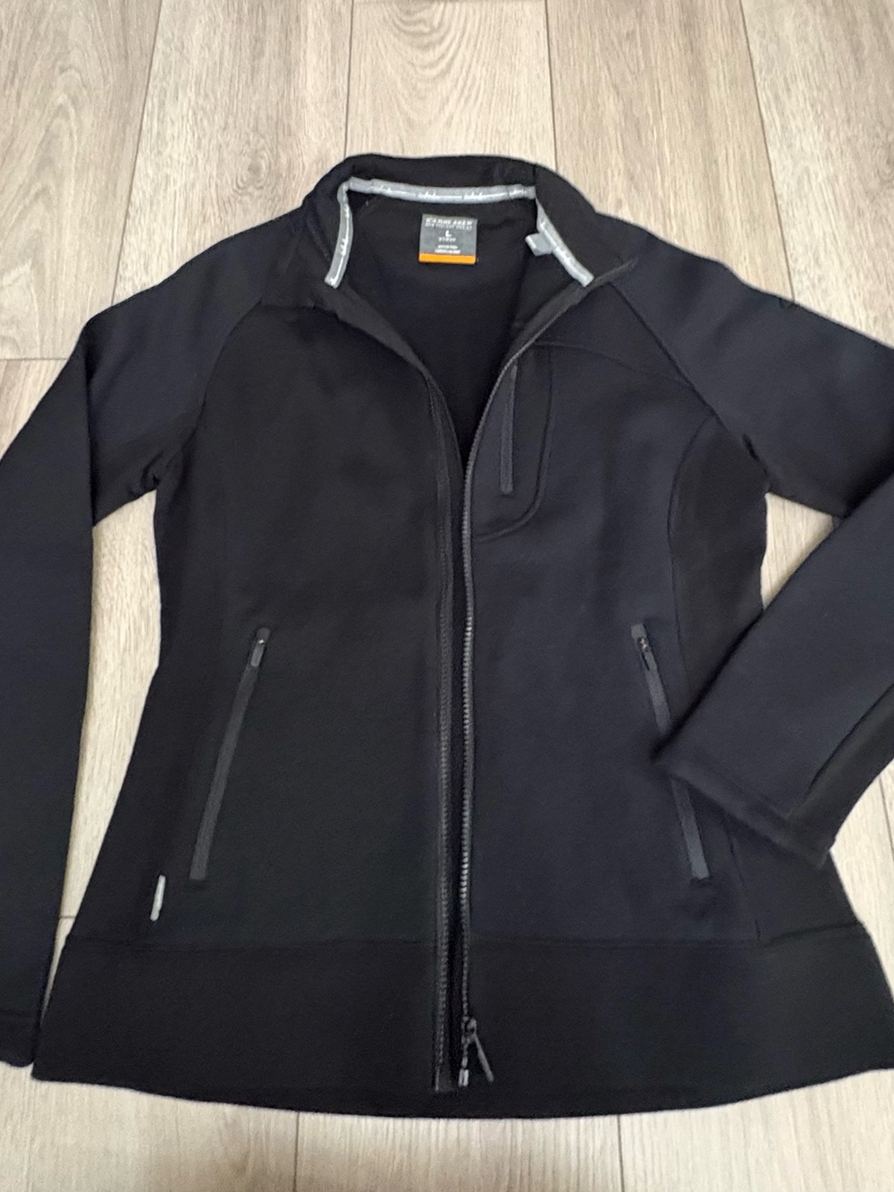 NWOT Icebreaker Womens Merino Wool Thick Jacket in Black Size Large